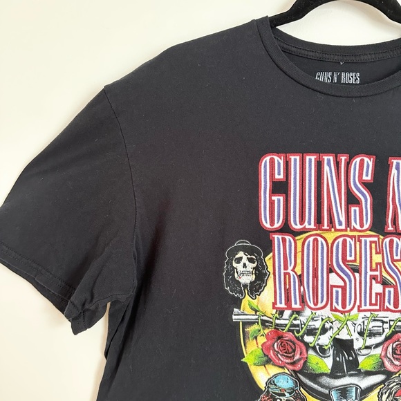 Guns N' Roses Distressed Licensed Graphic Rock ‘n Roll T-Shirt - Picture 3 of 7
